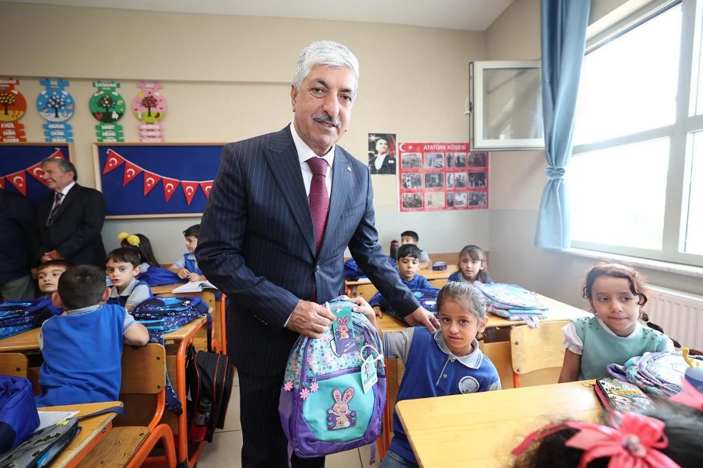 Dilovası'nda birinci sınıflara kırtasiye desteği - 2. görsel