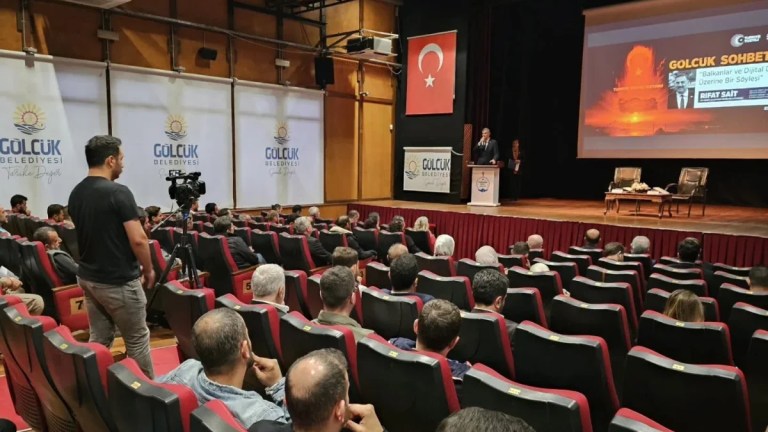 Gölcük’te Balkanlar ve dijital medya konuşuldu