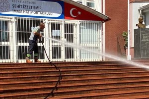 Gölcük’te okul bahçeleri hazırlandı