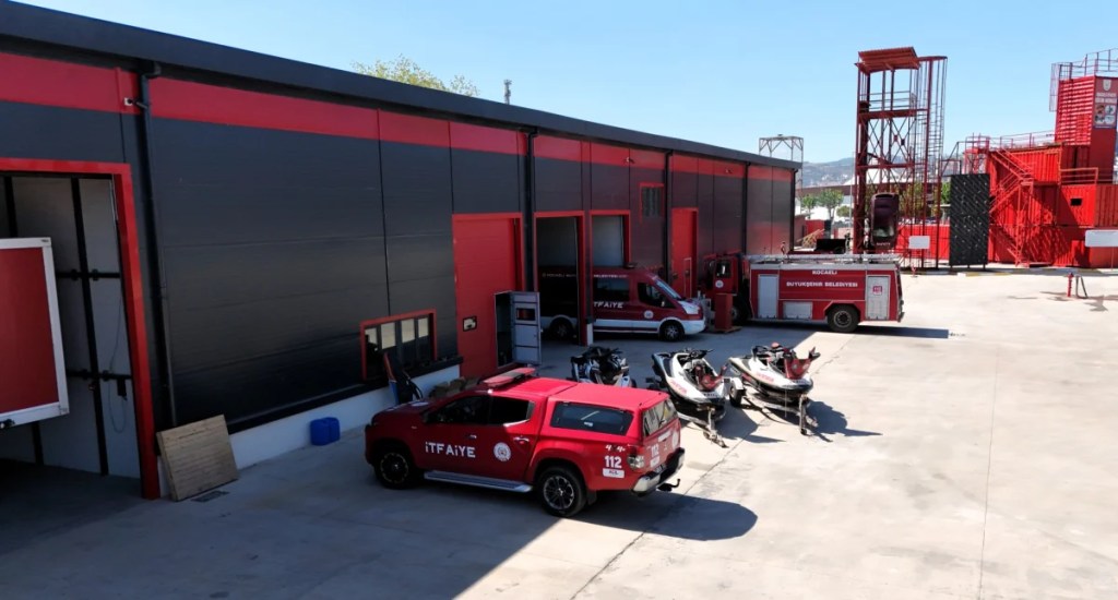 İzmit'te itfaiye depo binası tamamlandı - 3. görsel