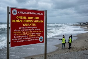 Kandıra’da tüm plajlarda denize girmek yasaklandı