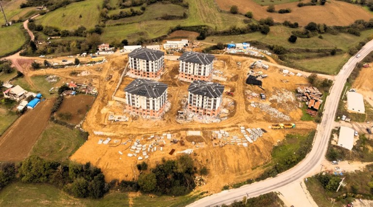 Adliye Lojmanları inşaatında yüzde 74'e ulaşıldı
