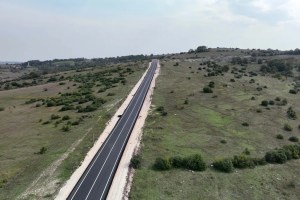 Akçaova Grup Yolu’nda 9,7 kilometre bitti