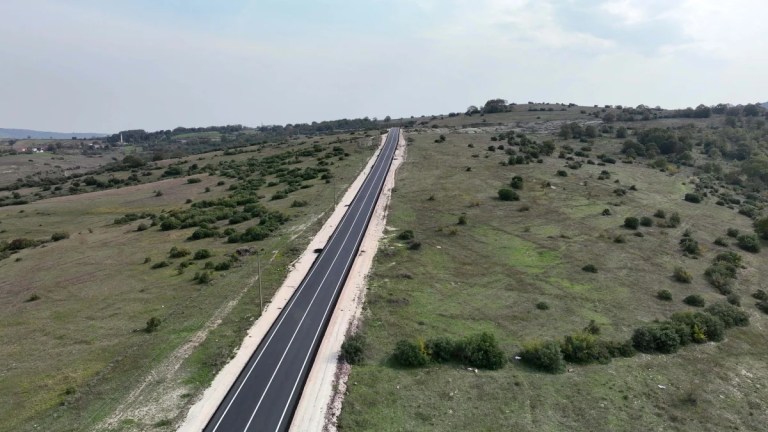 Akçaova Grup Yolu’nda 9,7 kilometre bitti