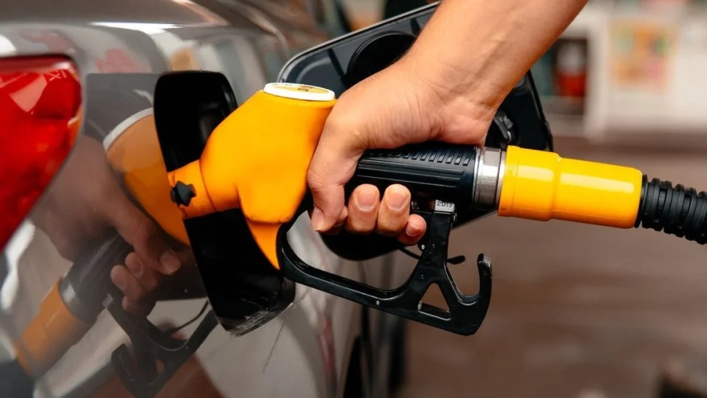 Benzine 4 lira 30 kuruş indirim geliyor