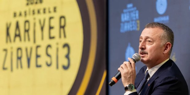 Büyükakın gençlere kariyer tavsiyelerinde bulundu