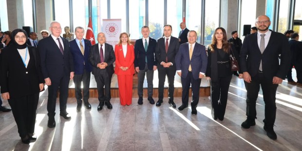 Büyükakın Strazburg’da resepsiyona katıldı