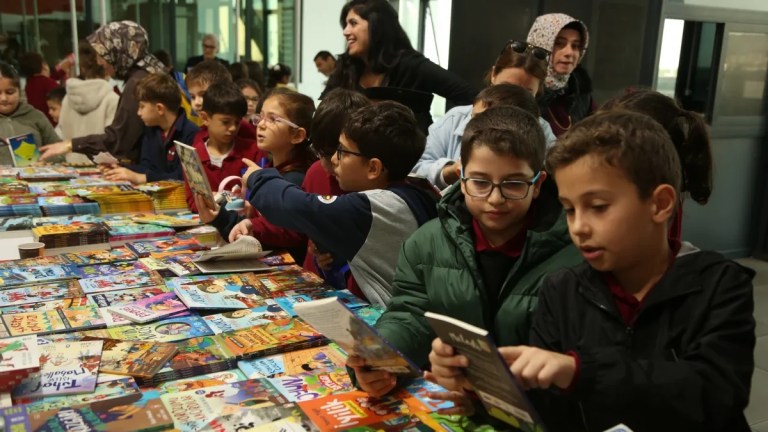 Çayırova Kitap Günleri yoğun ilgi görüyor