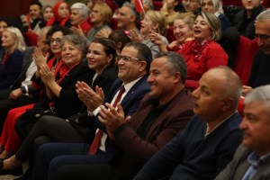 Derince’de Cumhuriyet Korosu sahne aldı