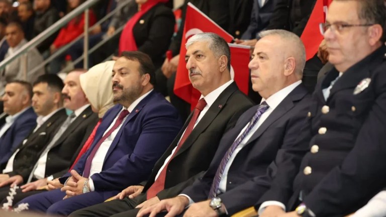 Dilovası’nda Cumhuriyet Bayramı kutlandı