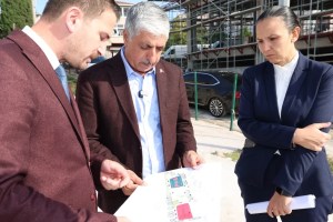 Dilovası’nda parklar baştan aşağı yenileniyor