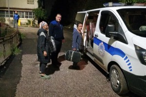 Gölcük’te 65 kişinin yaşadığı bina boşaltıldı
