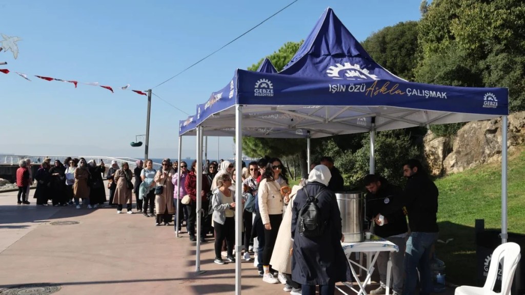Kadınlar Eskihisar Sahili’nde buluştu