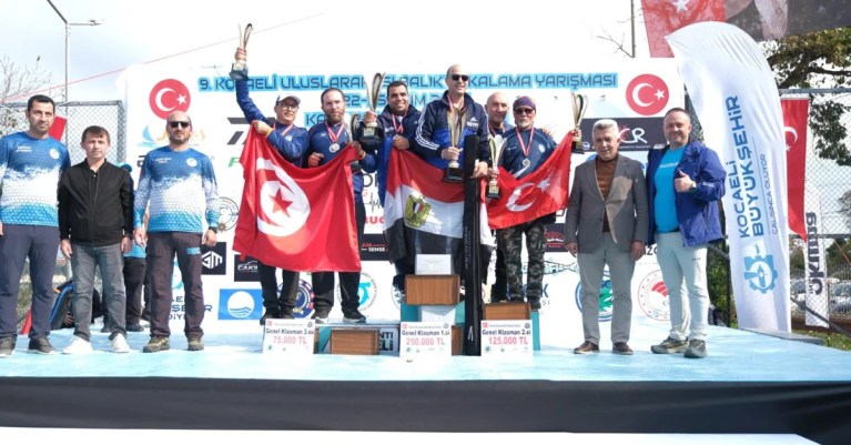 Kandıra'da 41 santimlik dev eşkina oltaya takıldı - 3. görsel