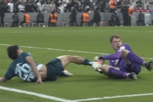 Kocaelispor maçında tartışmalı pozisyon
