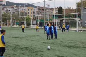 Körfez’de miniklerin futbol şöleni başladı