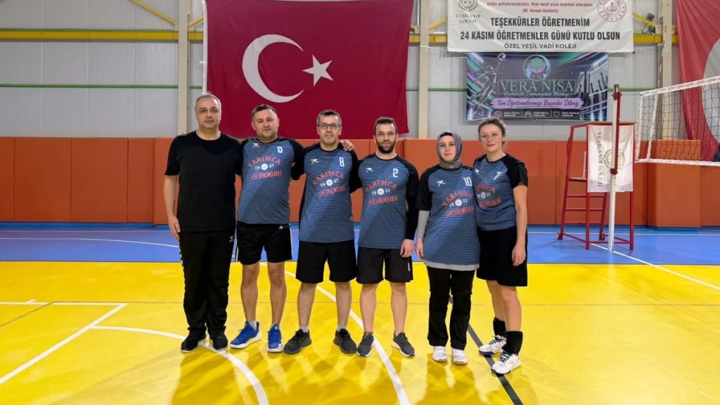 Körfez’de öğretmenler file önünde buluştu