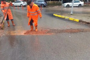 Körfez’de sağanak mesaisi sürüyor