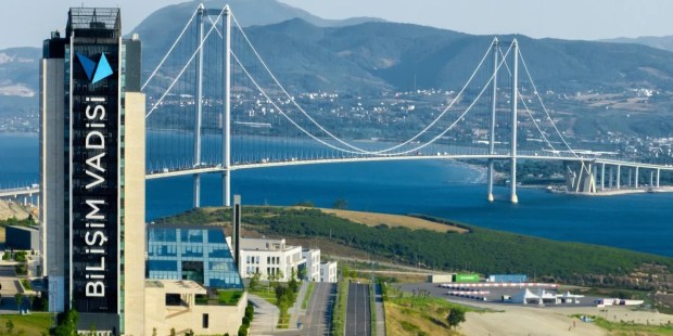 Osmangazi Köprüsü’nde cumhuriyet koşusu