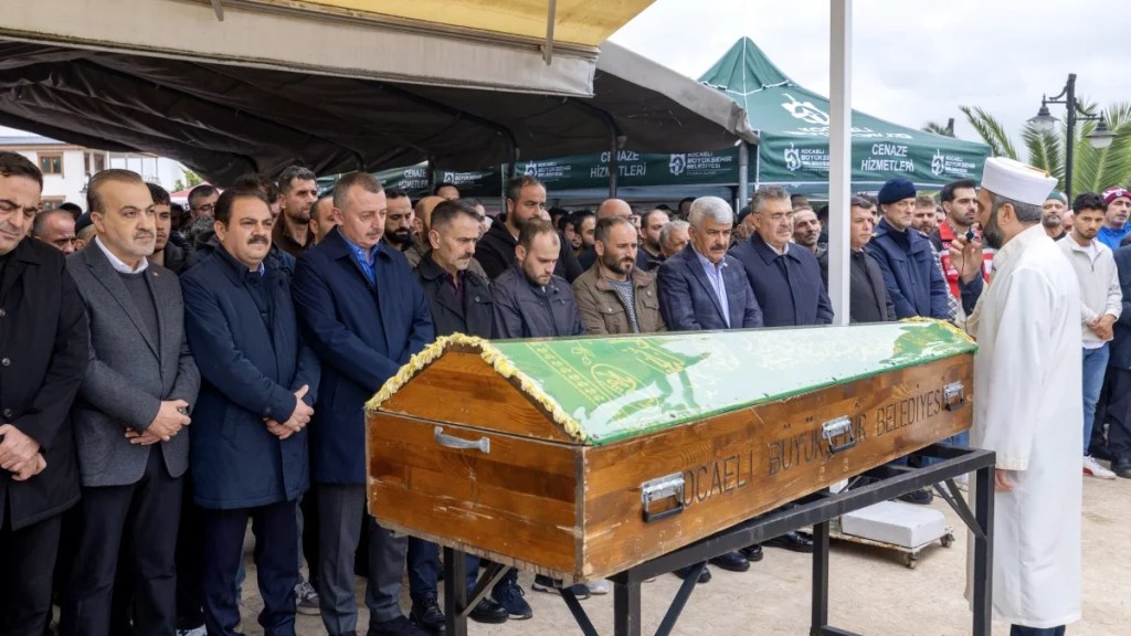 Sele kapılan eski muhtar toprağa verildi!
