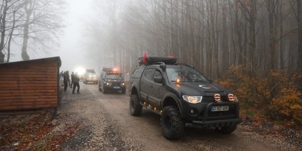 Türk bayrağı Kartepe zirvesine taşındı